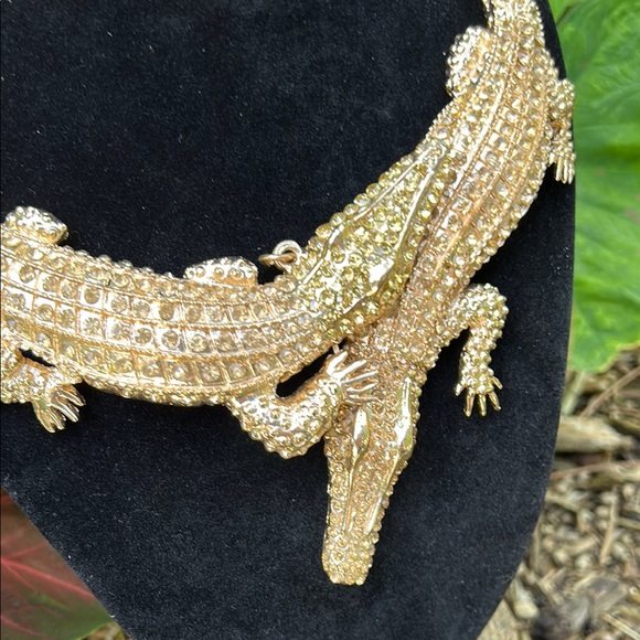 In a while gold Crocodile! - Picture 2 of 4